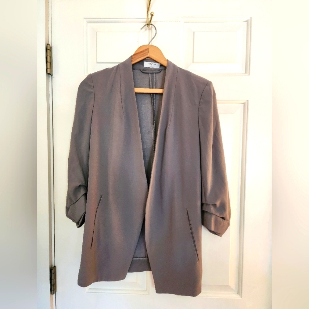 Aritizia Babaton Power Blazer Jacket Stone Taupe Size 0 Career Open Front